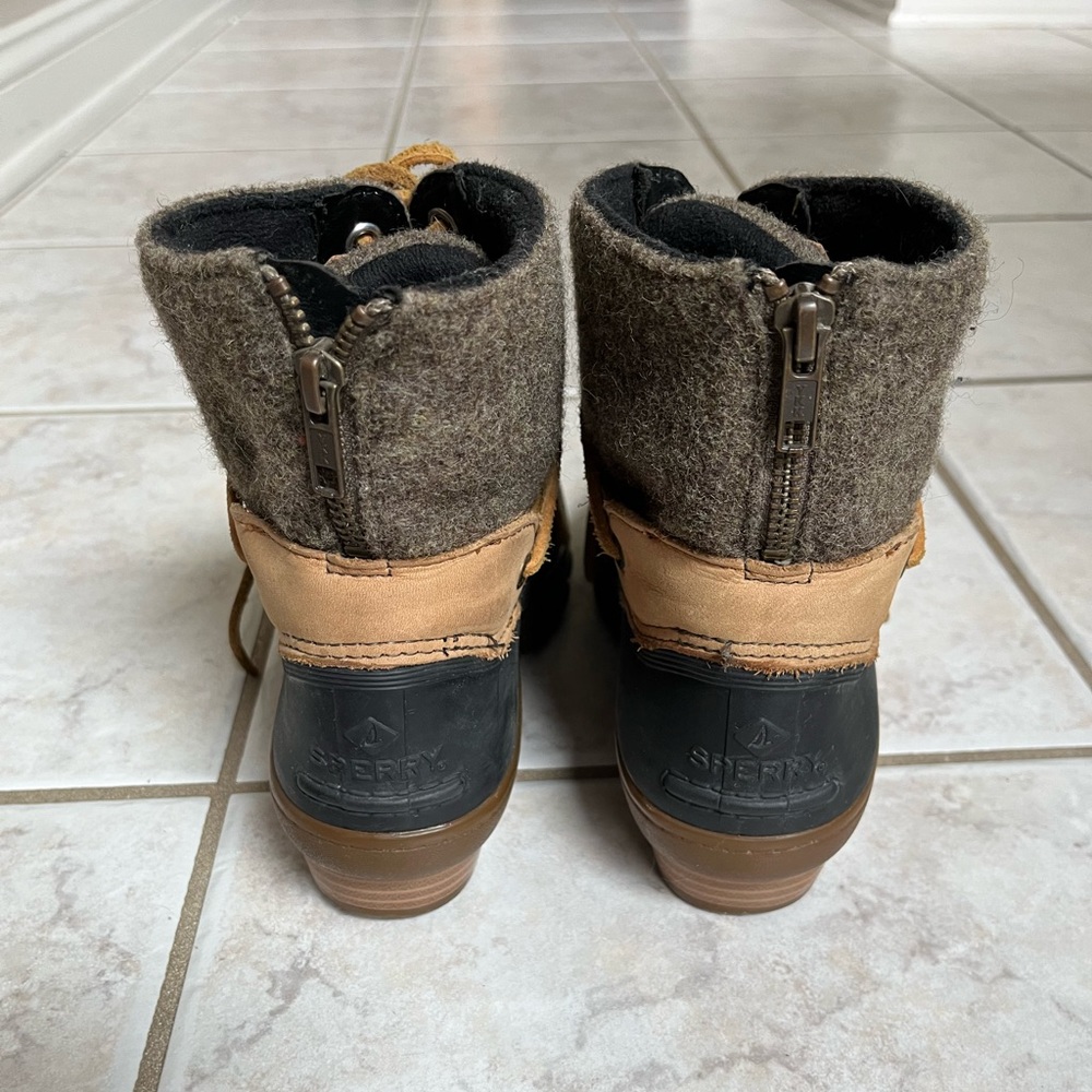 Sperry boots - Picture 4 of 5